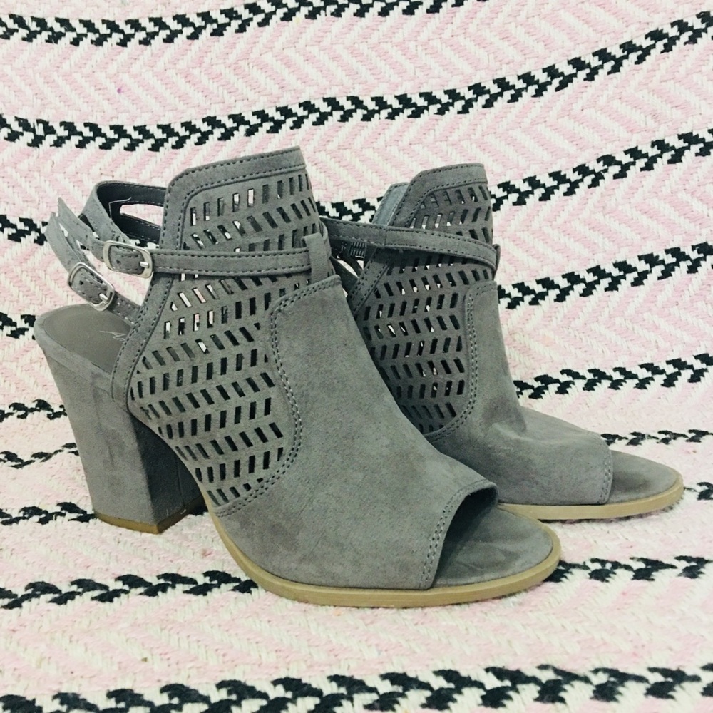 American Eagle Gray Open Toe Booties
